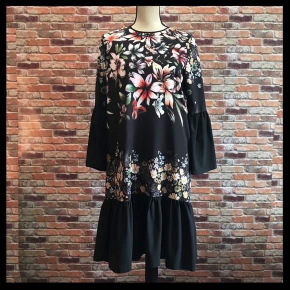 Clover Canyon Dresses & Skirts - Clover Canyon Floral Print Bell Sleeve Dress